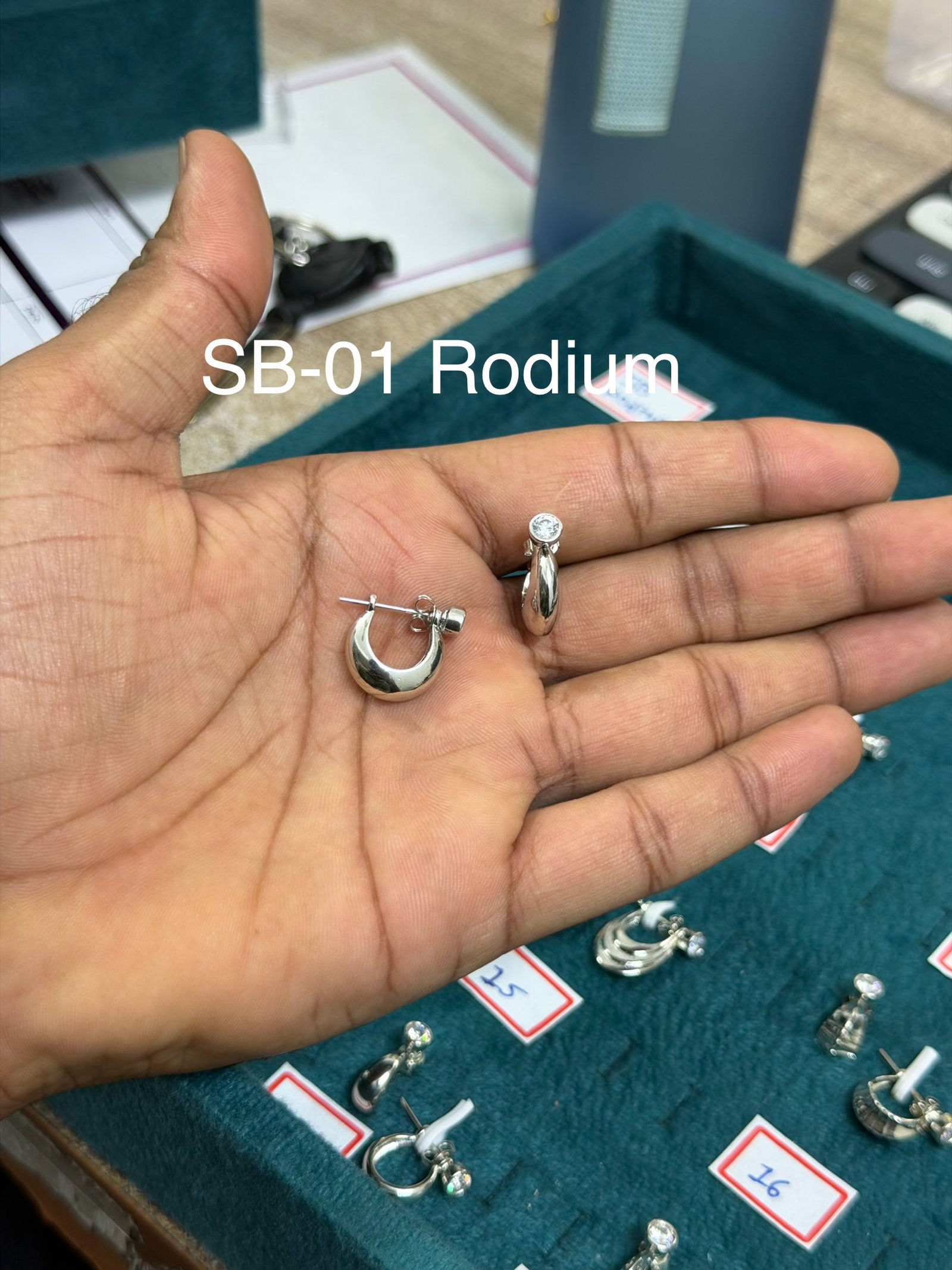 Stud bali rodium