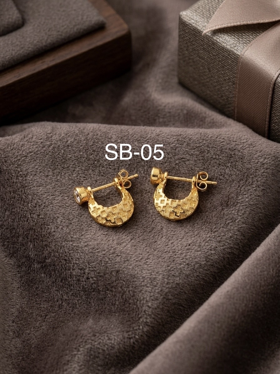 Stud Bali Direct Gold